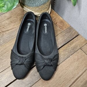 Vivaia Black Almond Toe Flat